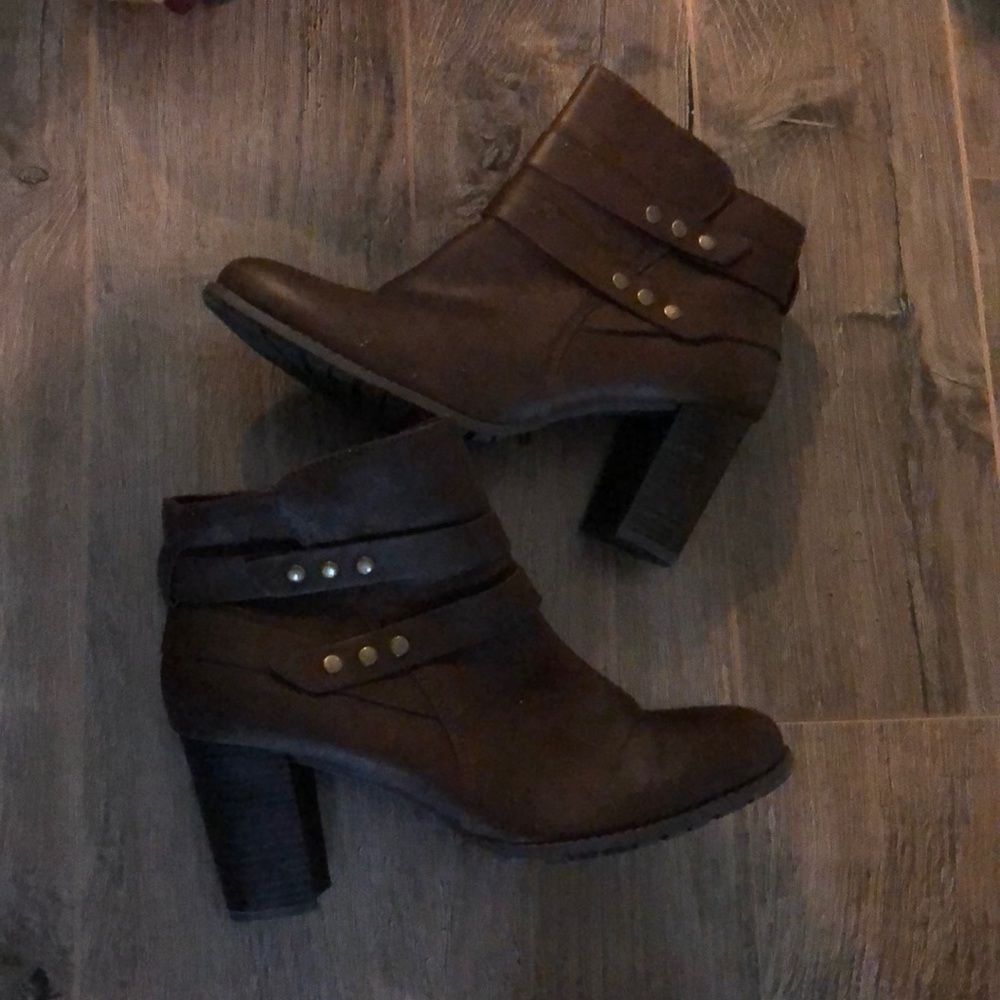 High heel bootie